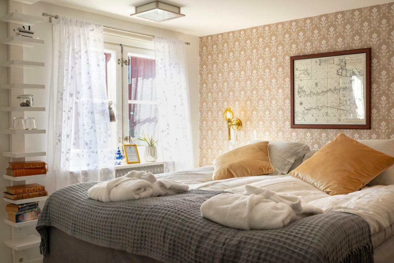 Fregatten Bed & Breakfast Karlskrona Bagian luar foto